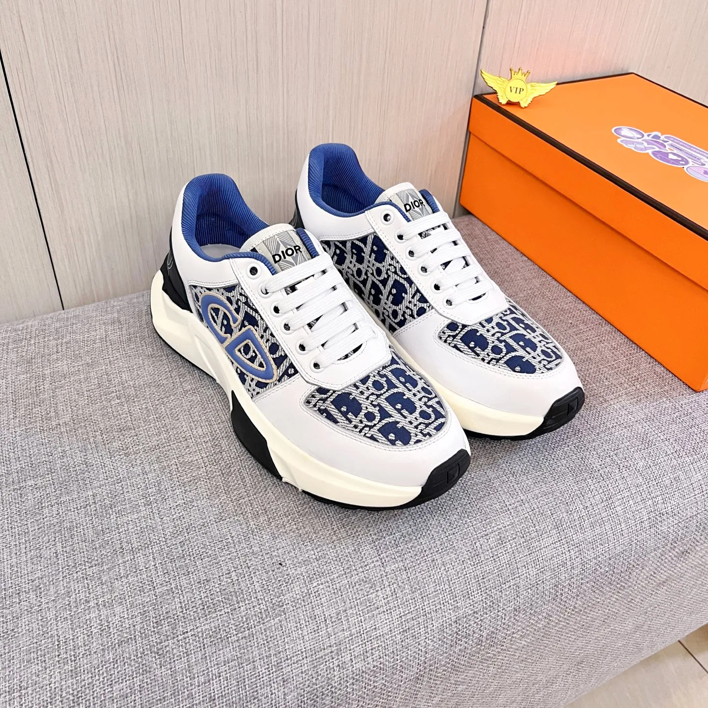 Men's Men's Shoes Men's Shoes💰 460 Men's Men's Shoes💰[Dior]🔥Men's high-end brand of shoes official website 1:1 latest masterpiece: the upper is made of Italian imported first-layer cowhide with a comfortable and breathable lining➕original non-slip and wear-resistant outsole🔥, making walking more convenient and comfortable! An exclusive new model, a stunning work, a beautiful 1:1 replica [color] compared to the official quality! Create a fashionable personality to set off your uniqueness! A must-have for trendy men! Classic🔥Size: 38-44 Color: 🔥Multiple colors available🔥
